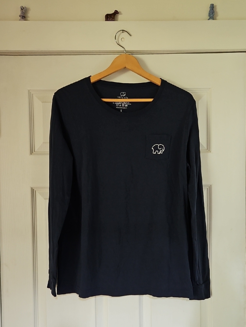 ivory ella Women's Long-Sleeve Pocket Tee - Dark Blue L
